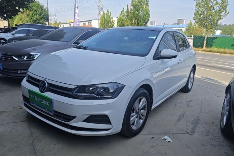 Volkswagen Polo 2021 car image #2