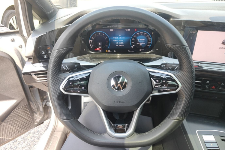 Volkswagen Golf 2024 car image #11