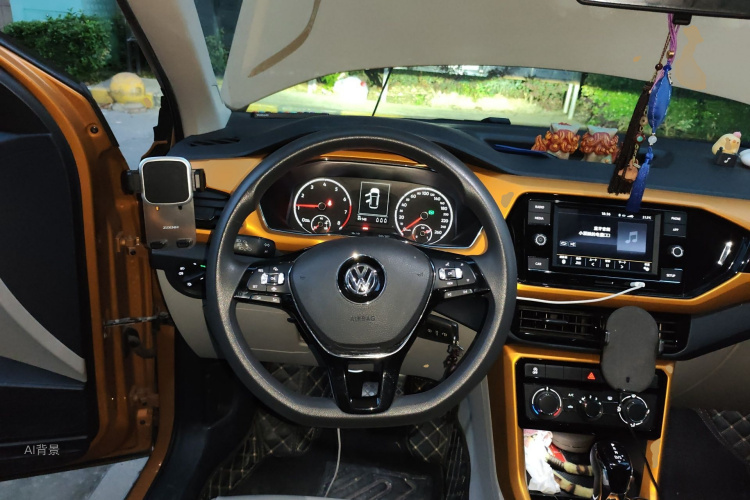 Volkswagen T-Cross 2019 car image #12