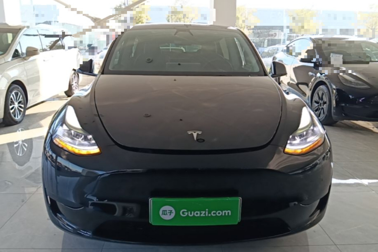 Tesla Model Y 2023 #3 Tesla Model Y 2023 car image #3