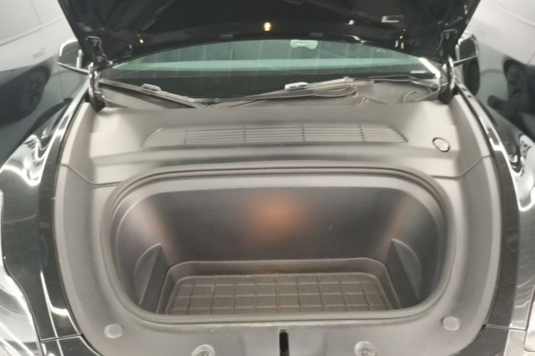 Tesla Model Y 2023 #20 Tesla Model Y 2023 car image #20