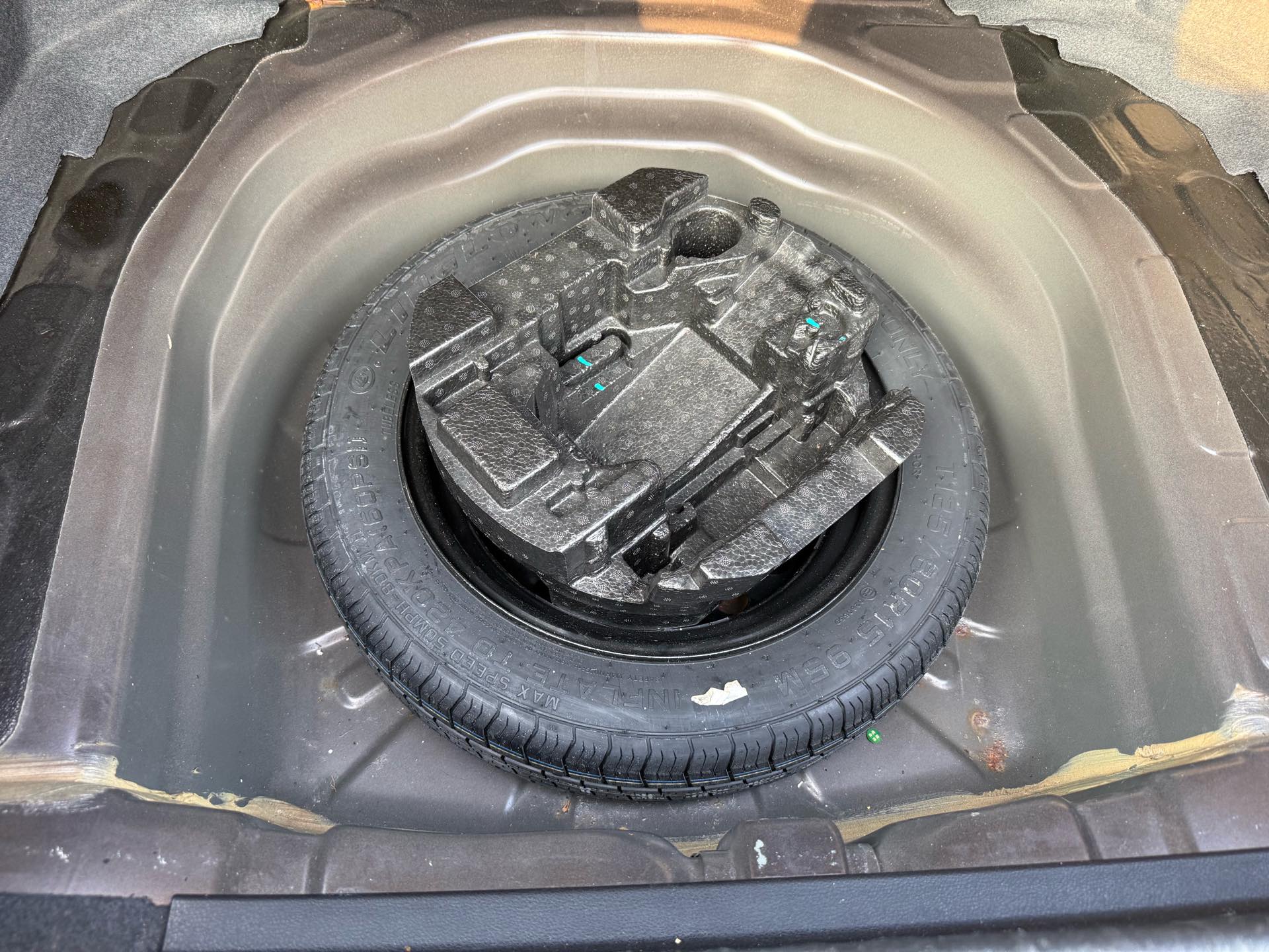 GEELY Emgrand 2017 car image #16