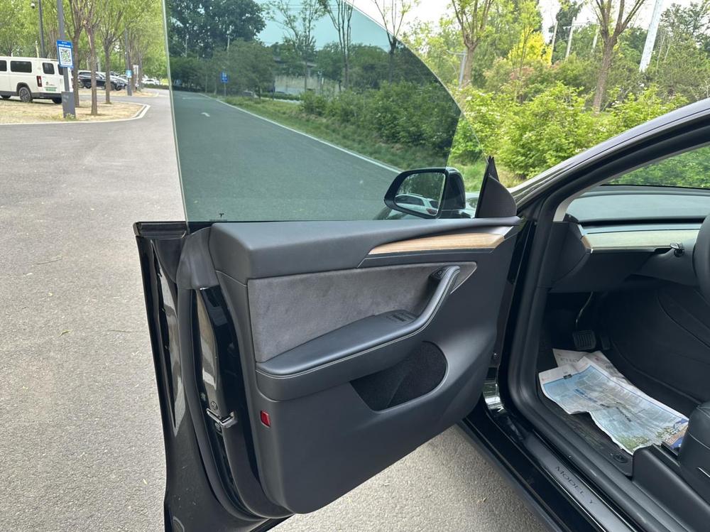 Tesla Model Y 2023 #16 Tesla Model Y 2023 car image #16