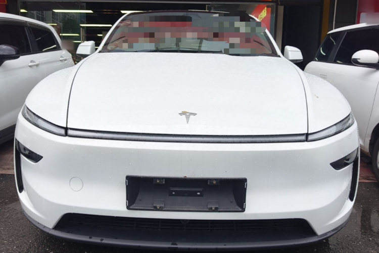 Tesla Model Y 2025 #3 Tesla Model Y 2025 immagine di auto #3