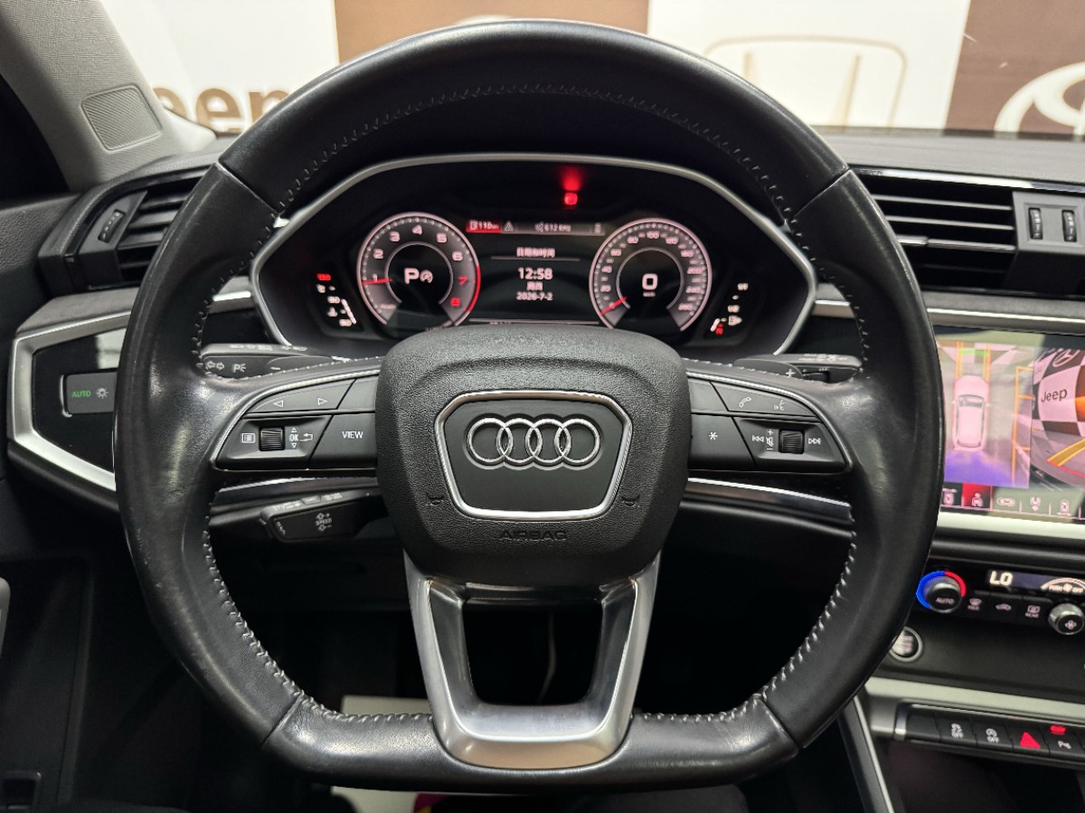 Audi Q3 2022 car image #13