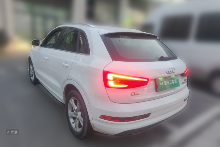 Audi Q3 2017 car image #5