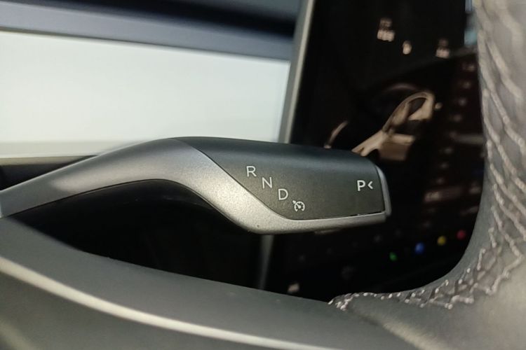Tesla Model Y 2022 #14 Tesla Model Y 2022 car image #14
