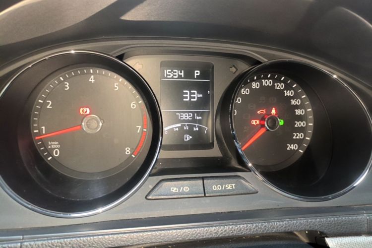 Volkswagen Lavida 2018 car image #12
