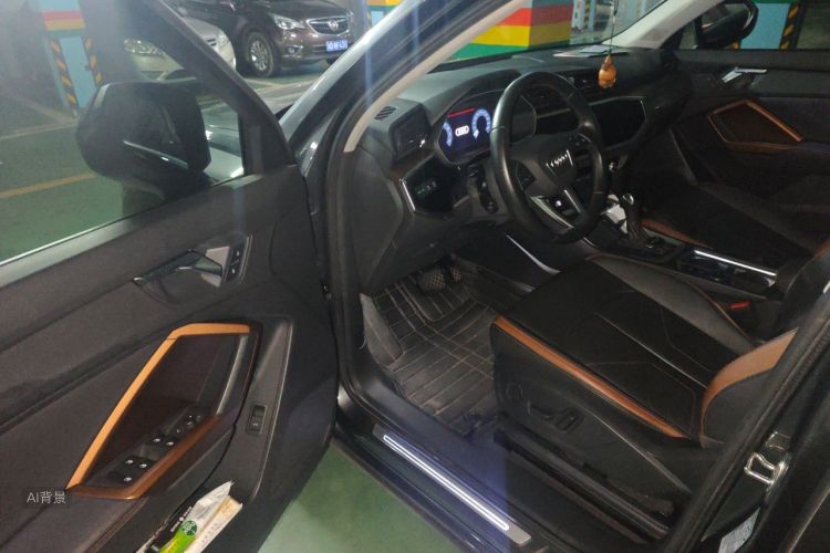 Audi Q3 2020 car image #18