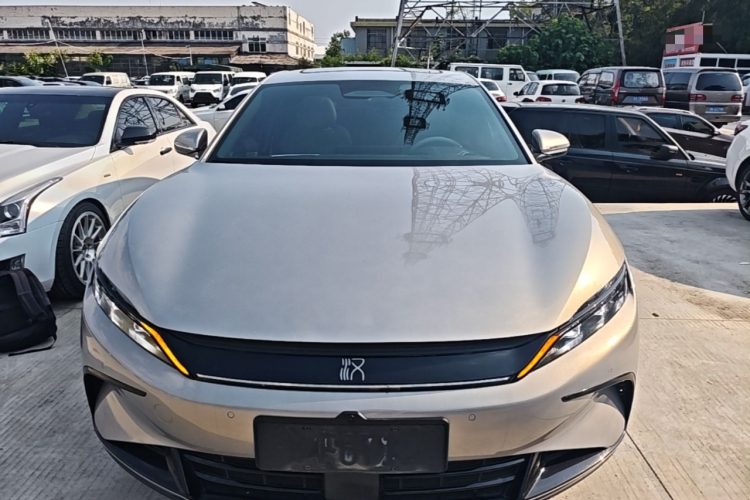 BYD Han 2025 car image #3