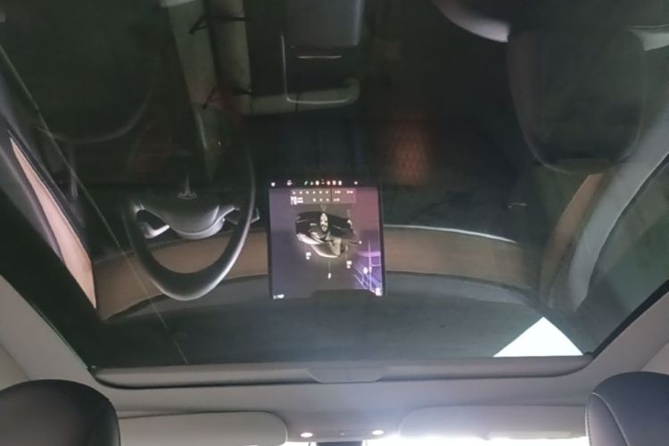 Tesla Model Y 2022 car image #17
