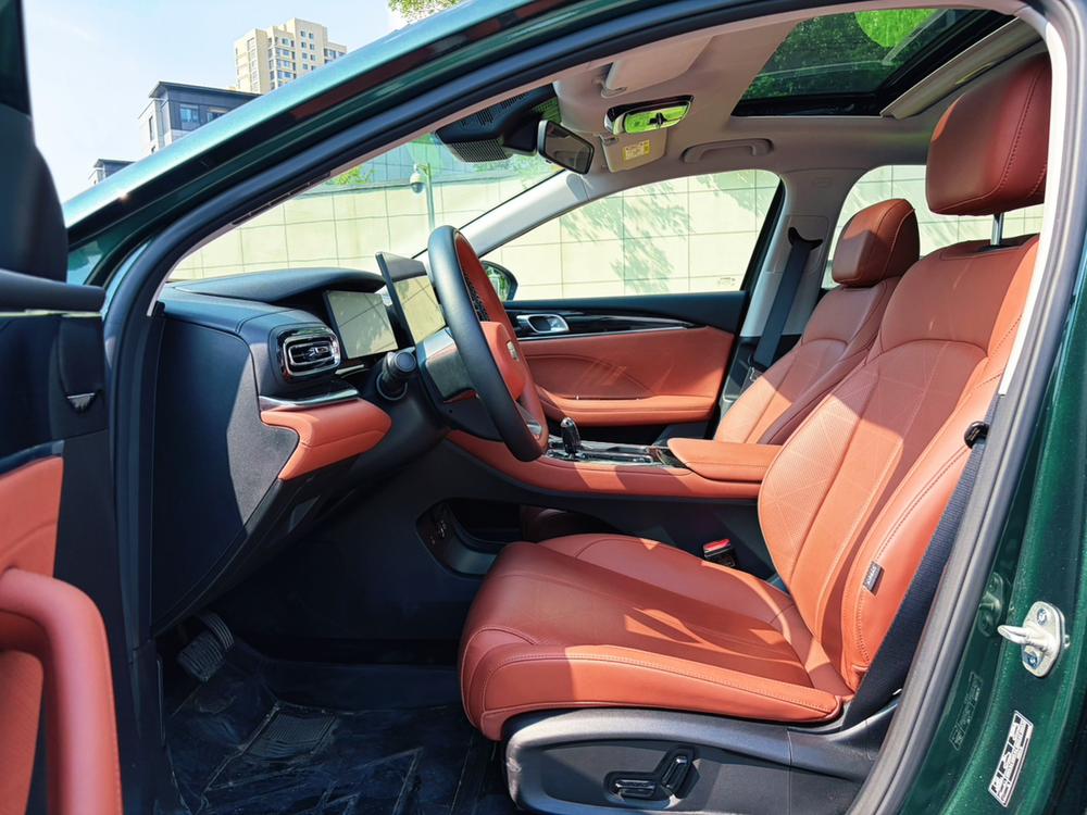 GEELY Emgrand 2025 car image #10