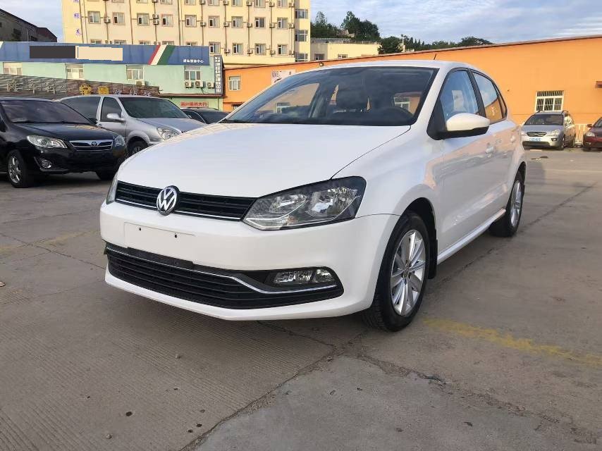 Volkswagen Polo 2015 Volkswagen Polo 2015 car image