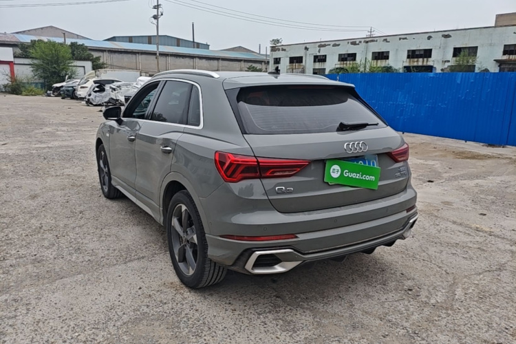 Audi Q3 2024 car image #7