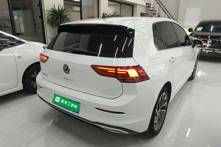 Volkswagen Golf 2022 car image #7