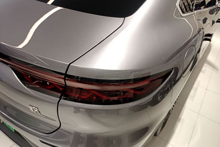 BYD Han 2024 car image #8