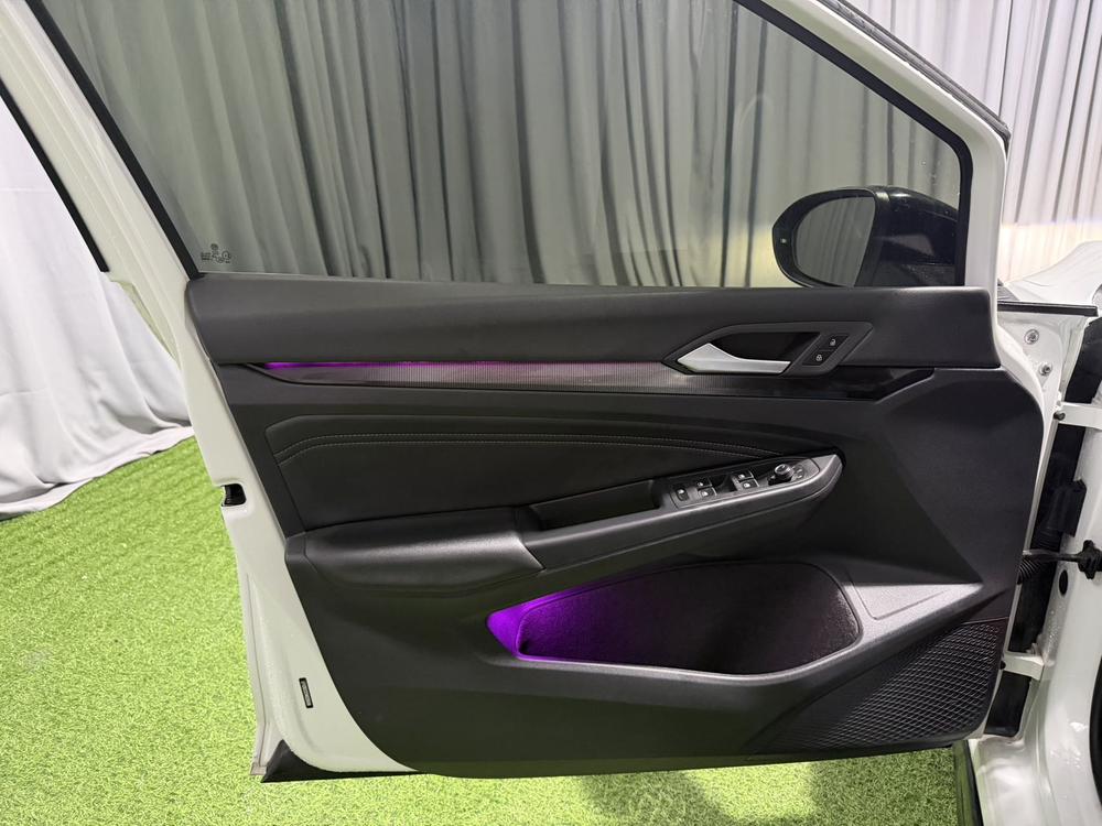 Volkswagen Golf 2022 car image #16