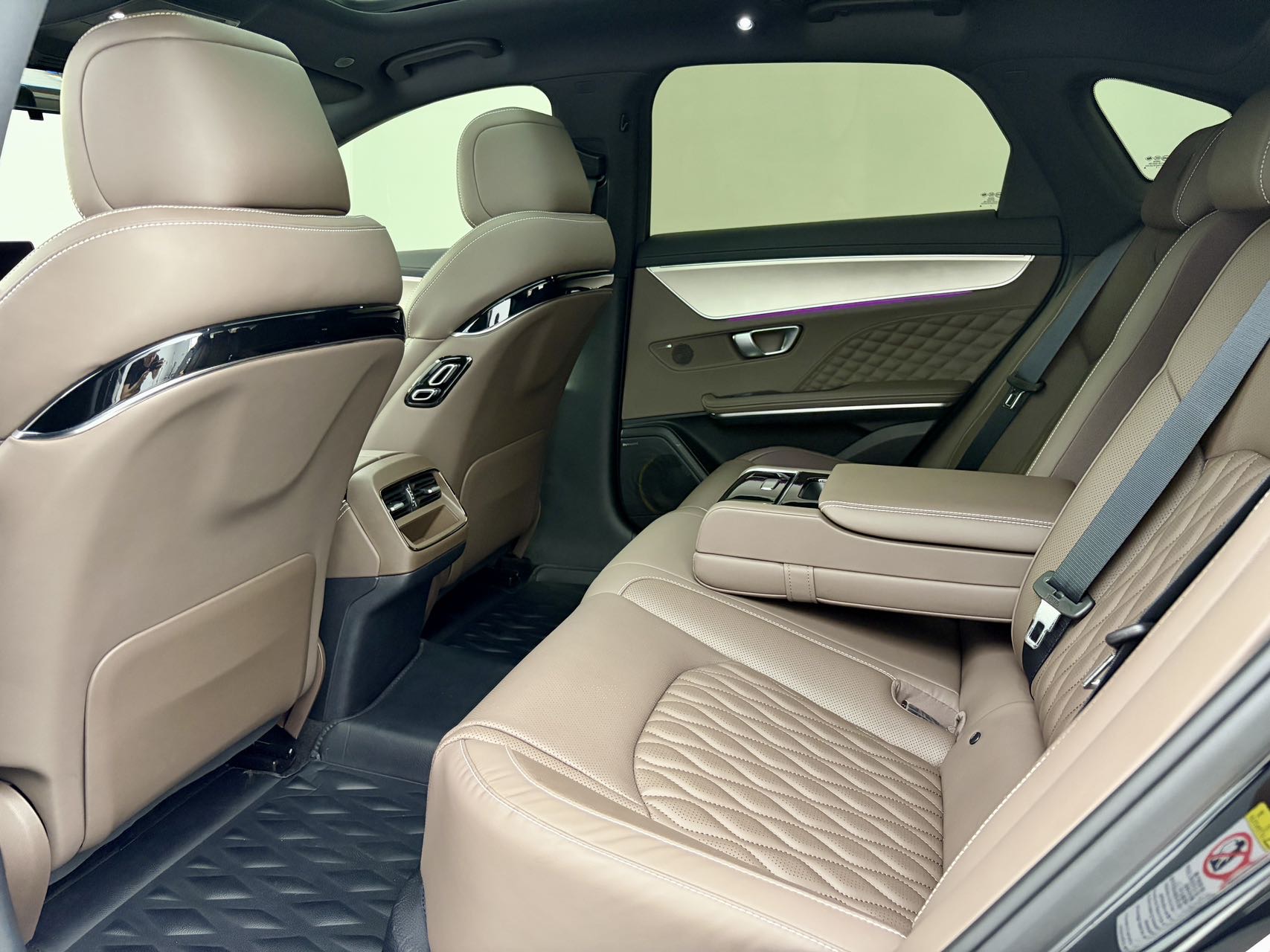 BYD Han 2023 imagem de carro #7