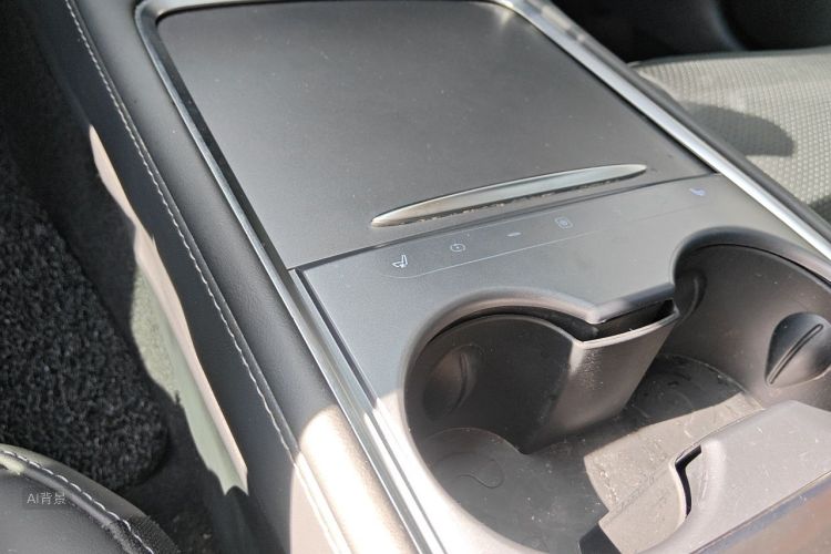 Tesla Model 3 2021 car image #10