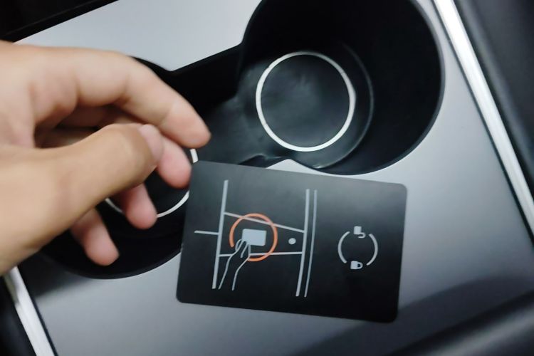 Tesla Model 3 2021 car image #9