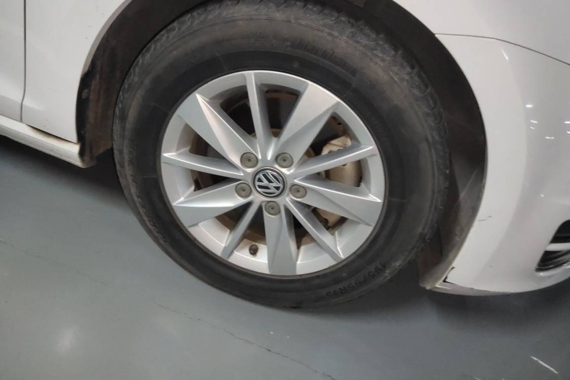 Volkswagen Golf 2014 car image #9