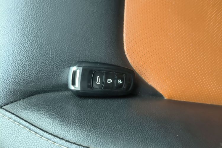 GEELY Emgrand 2016 #9 GEELY Emgrand 2016 car image #9