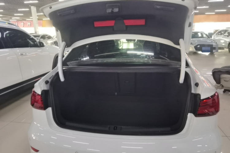 Audi A3 2017 car image #21