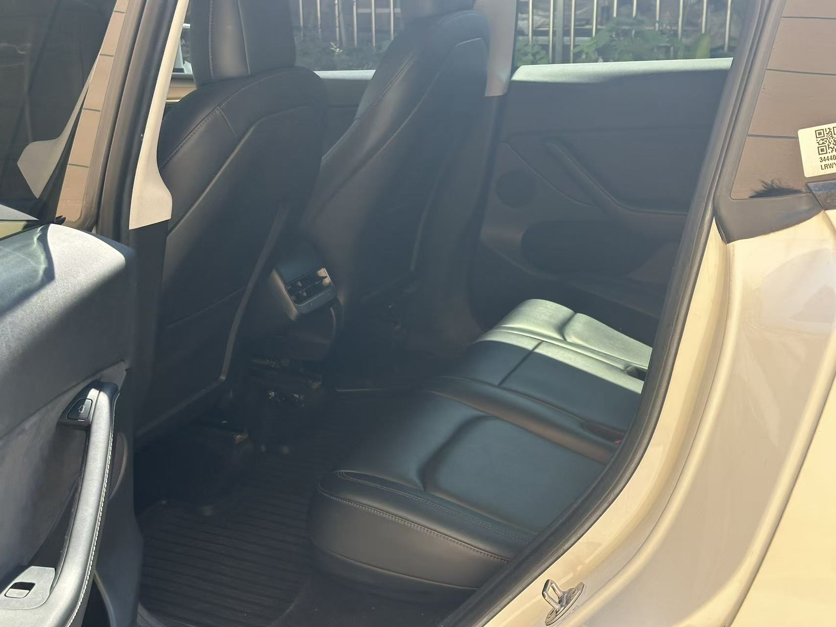 Tesla Model Y 2022 imagem de carro #4