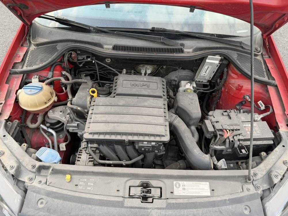 Volkswagen Polo 2014 car image #8