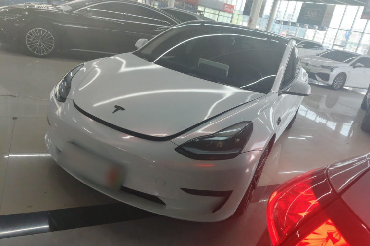 Tesla Model 3 2023 car image #2