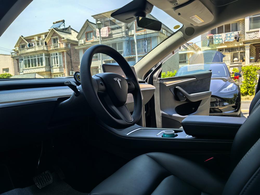 Tesla Model Y 2021 #16 Tesla Model Y 2021 car image #16