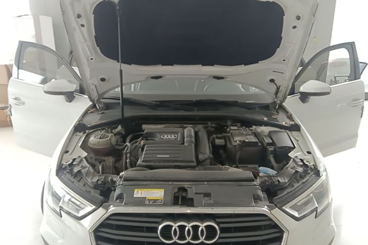 Audi A3 2018 car image #20