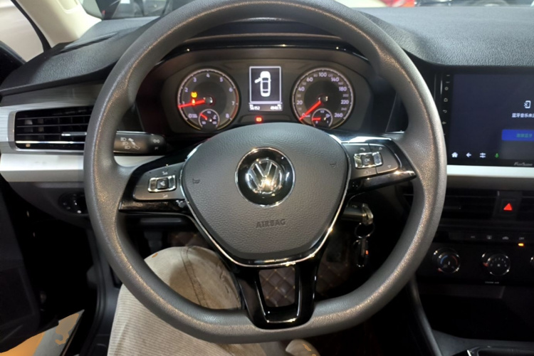 Volkswagen Lavida 2021 car image #11