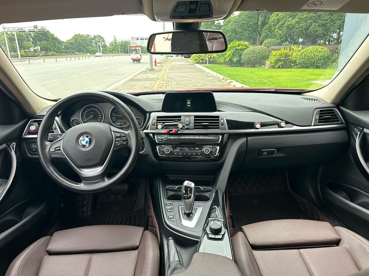 BMW 3 Series 2018 #5 BMW 3 Series 2018 car image #5