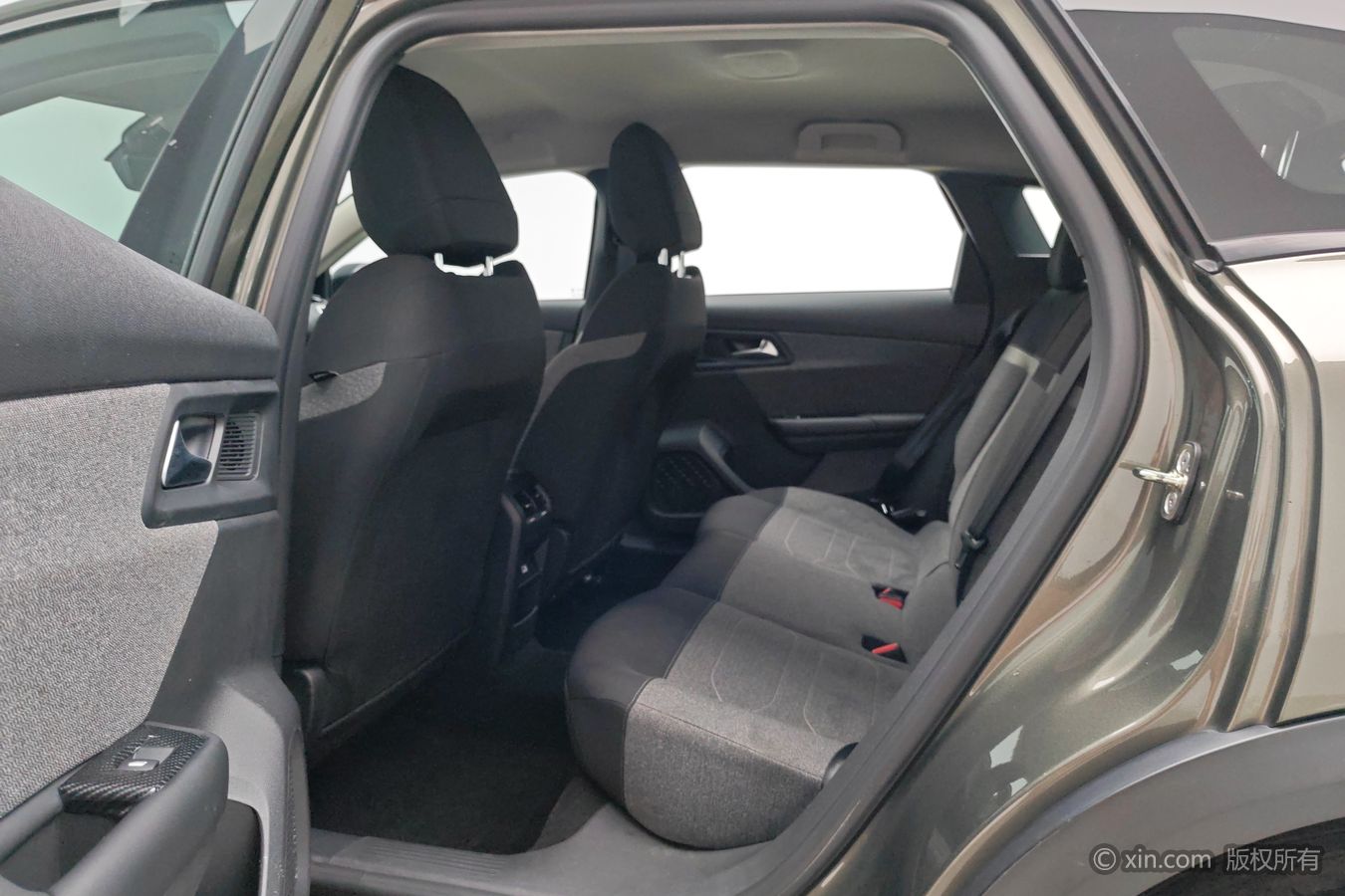 Citroen C5 X 2024 #16 Citroen C5 X 2024 car image #16