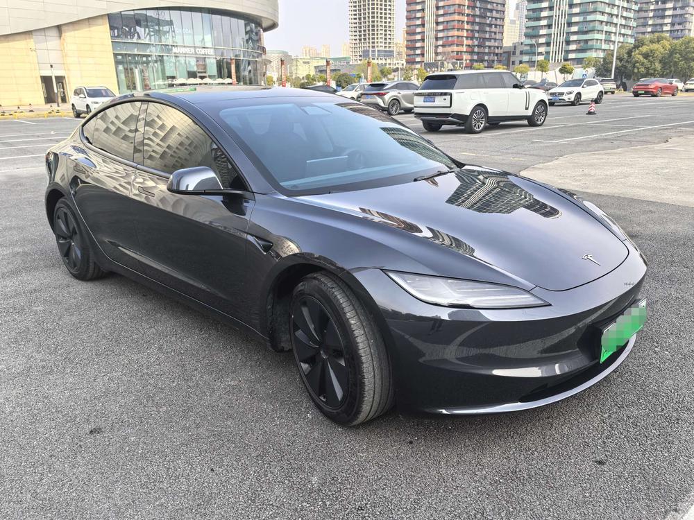 Tesla Model 3 2024 car image #3