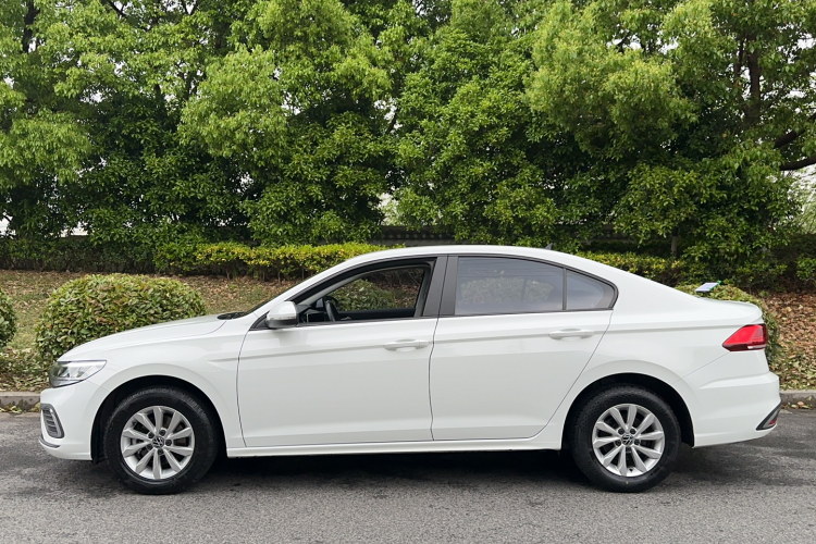 Volkswagen Bora 2023 car image #9