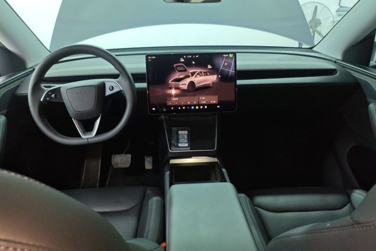 Tesla Model Y 2025 #10 Tesla Model Y 2025 car image #10