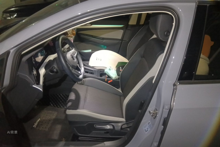 Volkswagen Golf 2021 car image #17