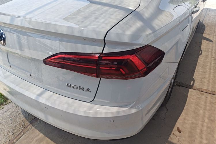Volkswagen Bora 2022 car image #8