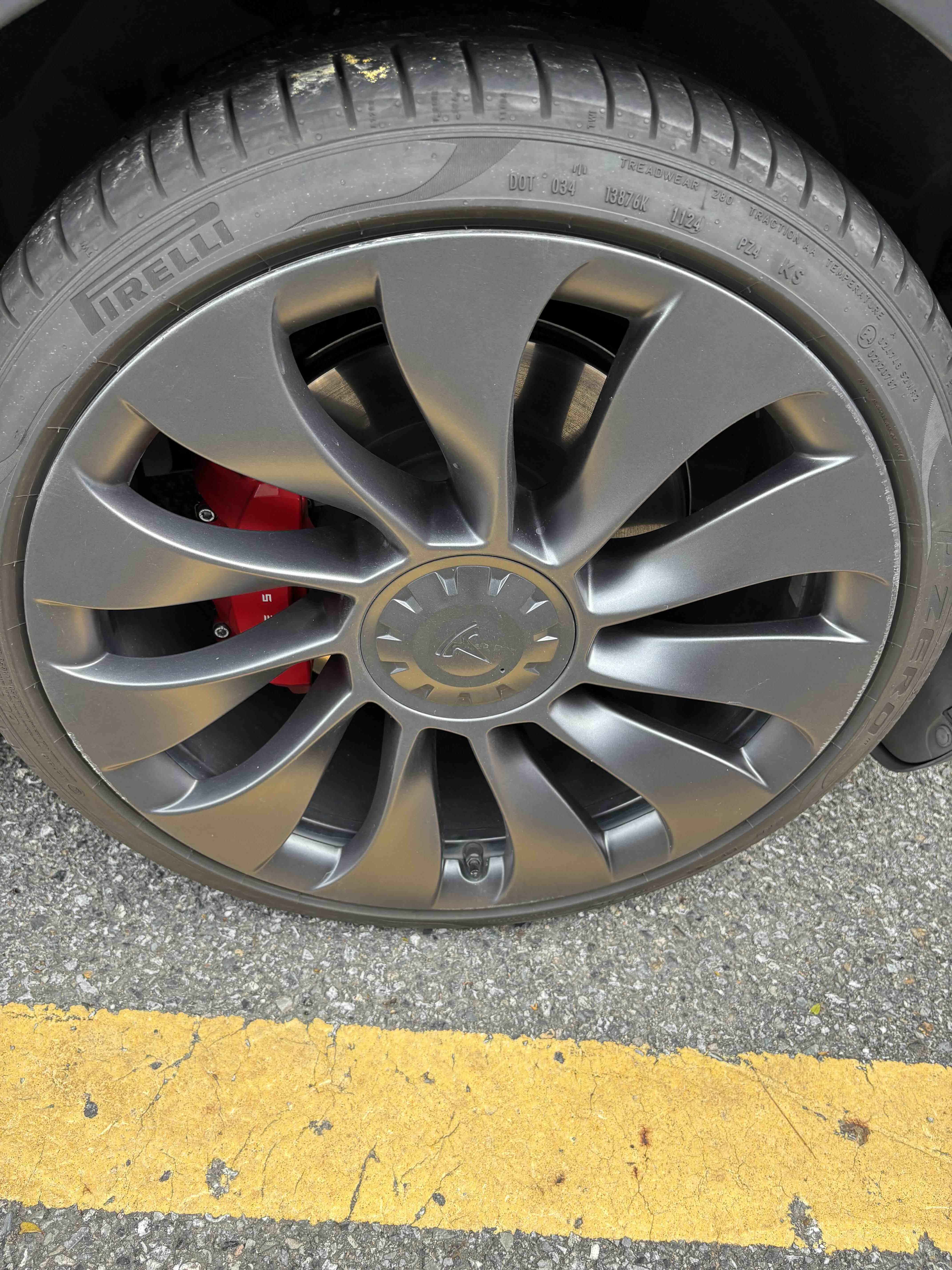 Tesla Model Y 2023 #8 Tesla Model Y 2023 car image #8