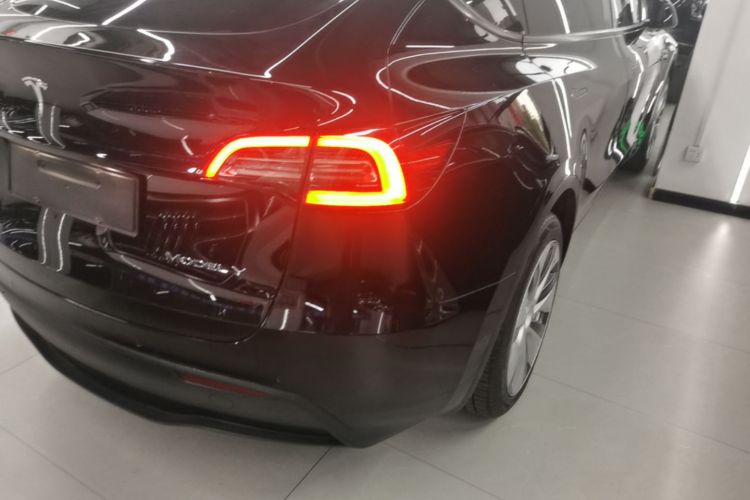 Tesla Model Y 2021 #8 Tesla Model Y 2021 car image #8