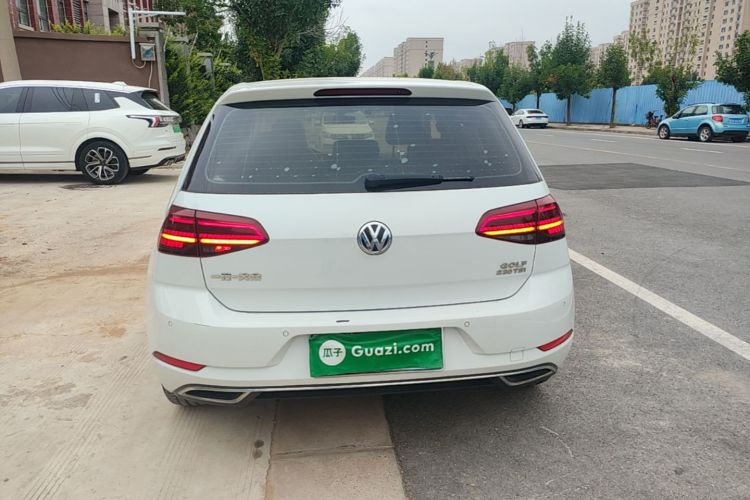 Volkswagen Golf 2018 car image #6