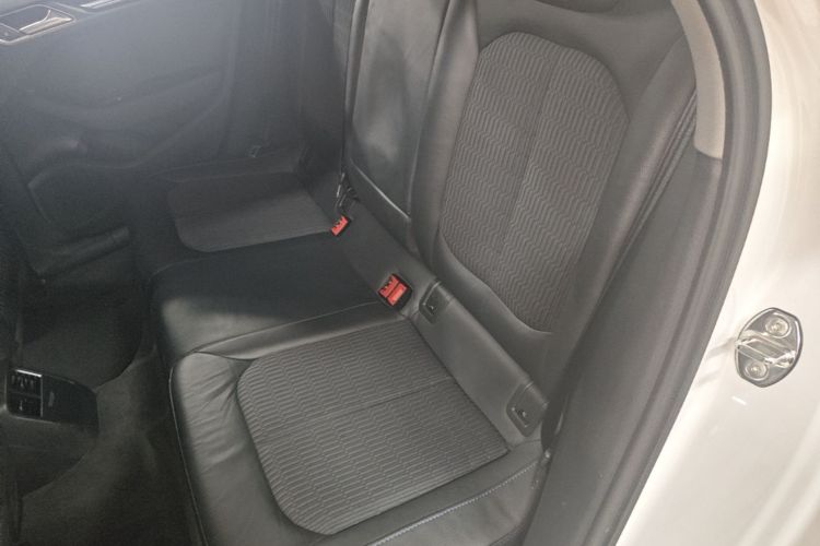 Audi A3 2019 car image #17