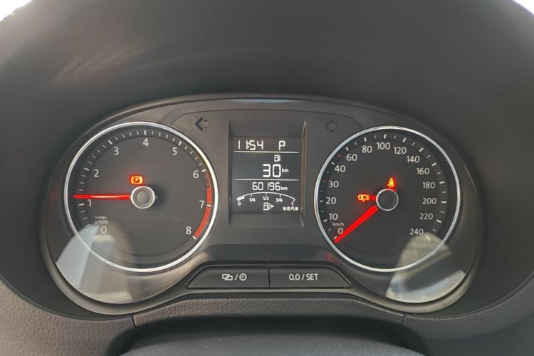 Volkswagen Polo 2017 car image #12