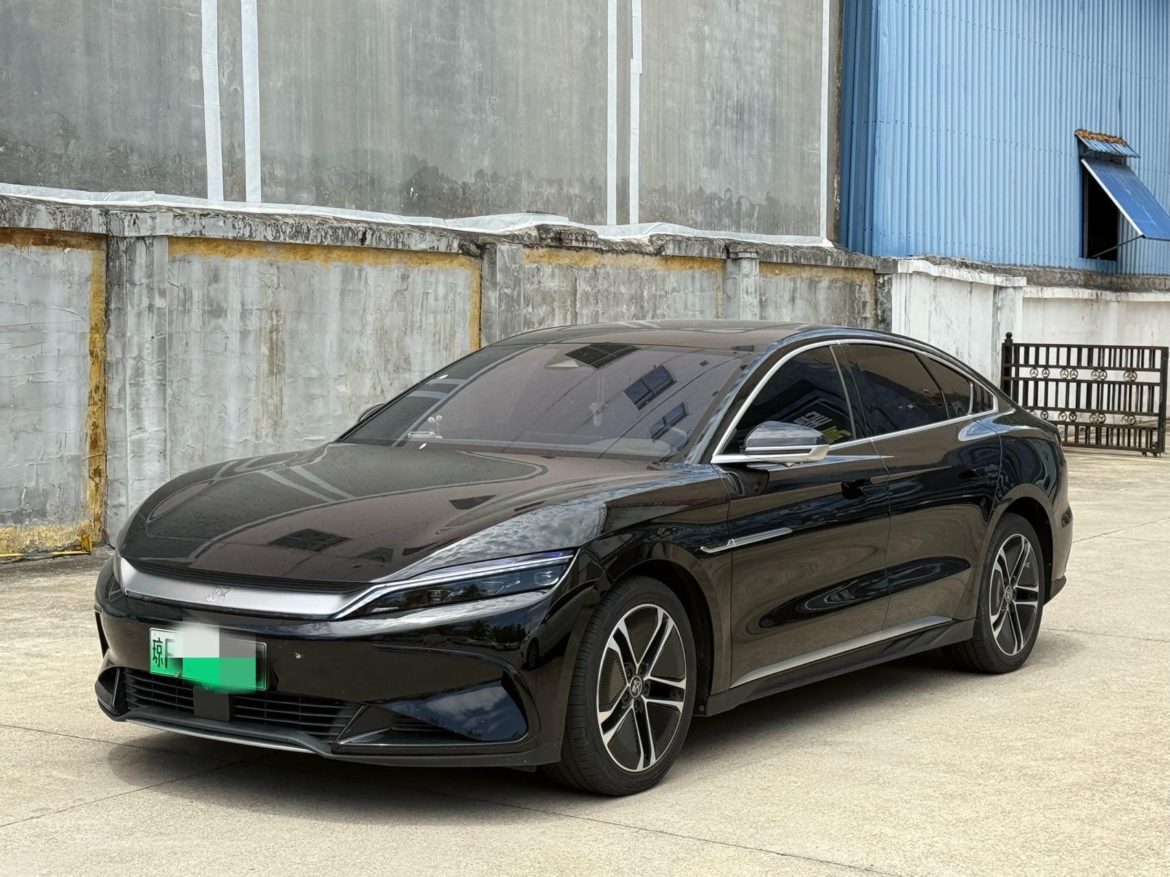 BYD Han 2023 car image 