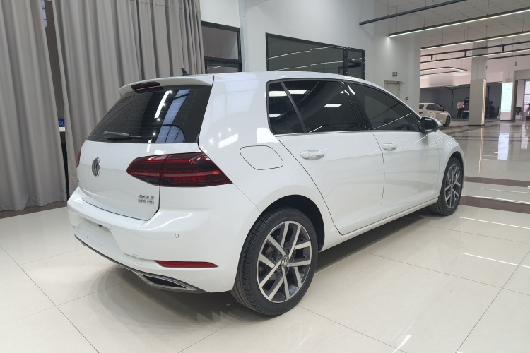 Volkswagen Golf 2020 immagine di auto #5