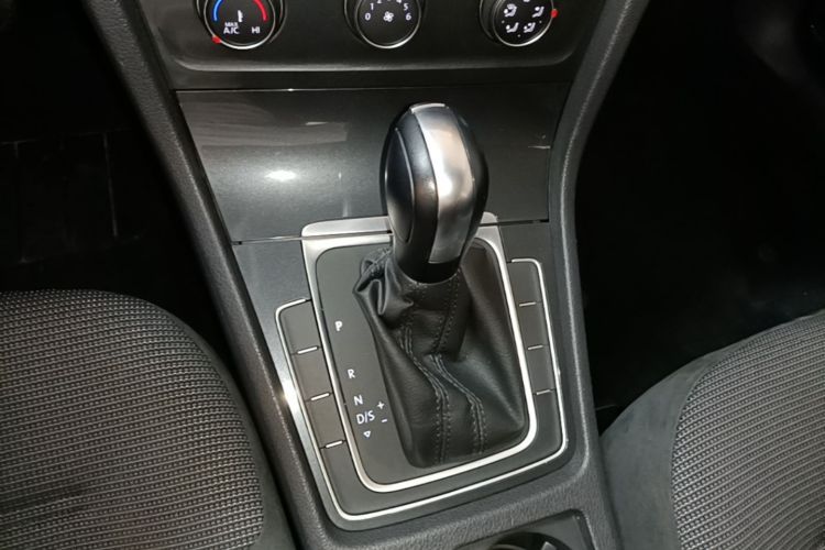 Volkswagen Golf 2018 #18 Volkswagen Golf 2018 car image #18