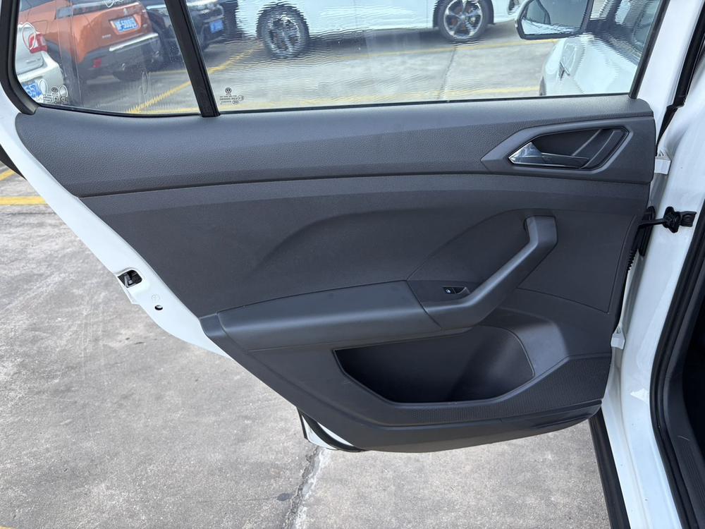 Volkswagen T-Cross 2021 car image #12