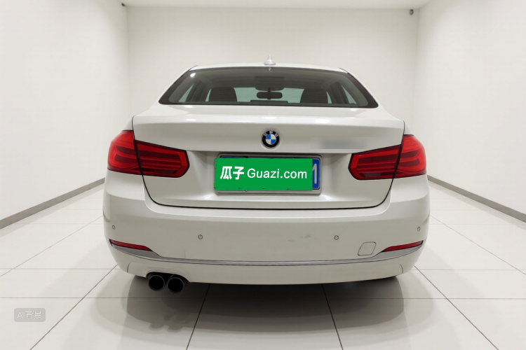 BMW 3 Series 2019 car image #6
